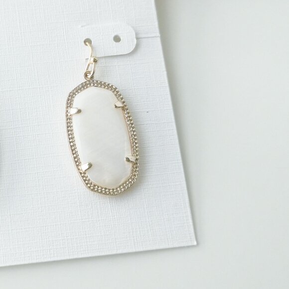 Kendra Scott Dani Gold White Pearl Earrings - Picture 2 of 3